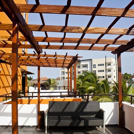 M Suites Hotel Аккра Екстер'єр фото