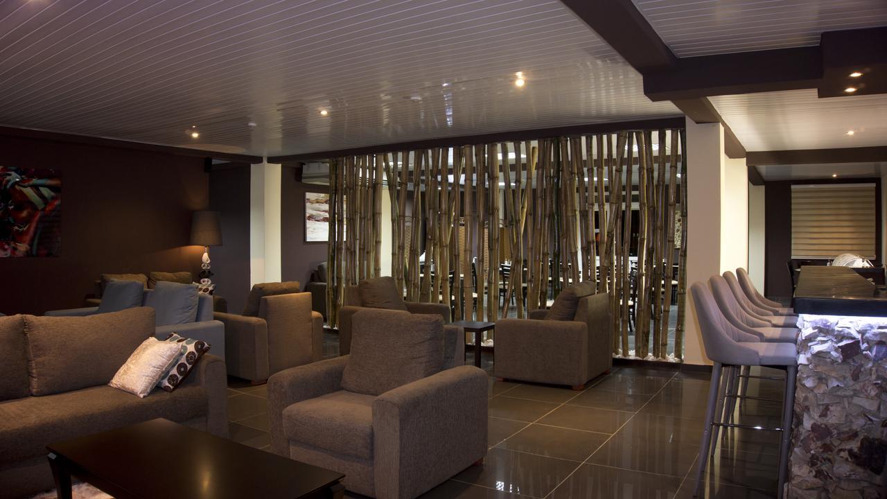 M Suites Hotel Аккра Екстер'єр фото