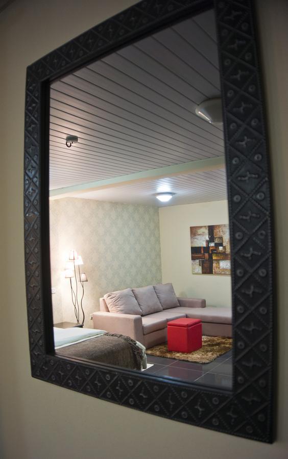 M Suites Hotel Аккра Екстер'єр фото